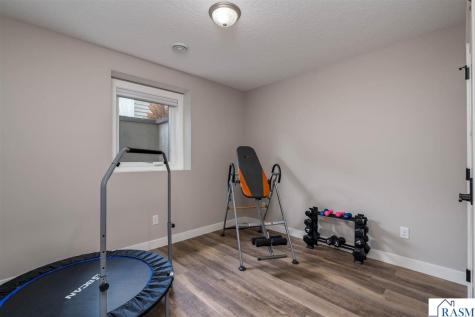 1929 Lexington Lane North Mankato MN 56003