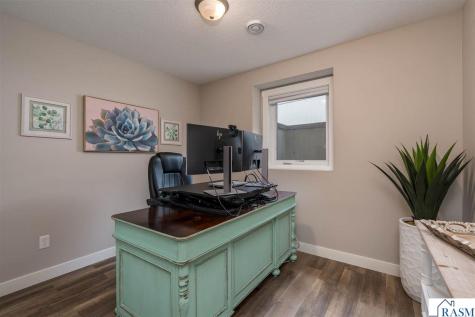 1929 Lexington Lane North Mankato MN 56003