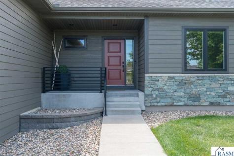 1929 Lexington Lane North Mankato MN 56003