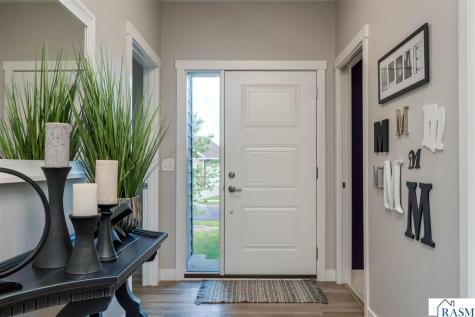 1929 Lexington Lane North Mankato MN 56003
