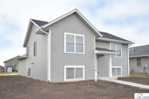 2105 Lunden Street St. Peter MN 56082