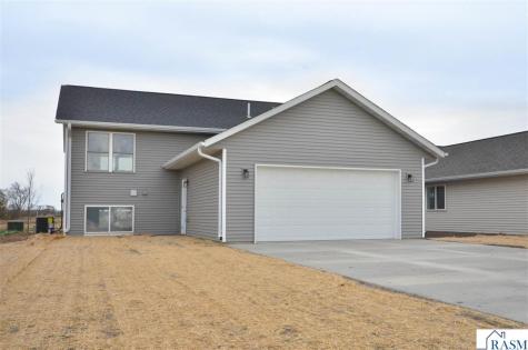 2105 Lunden Street St. Peter MN 56082