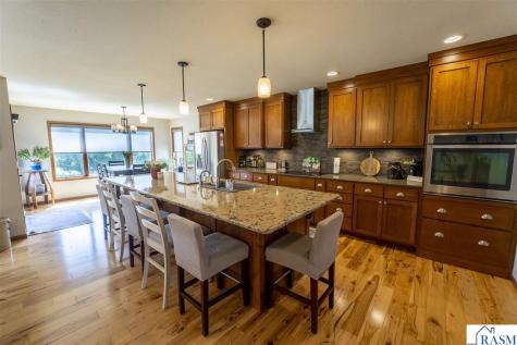 864 Goves Way Madelia MN 56062
