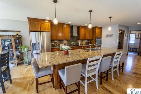 864 Goves Way Madelia MN 56062