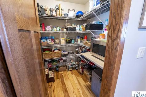 864 Goves Way Madelia MN 56062