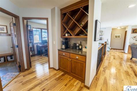 864 Goves Way Madelia MN 56062