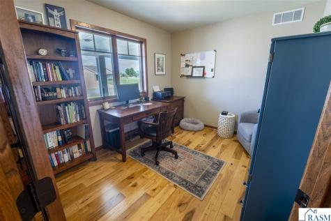 864 Goves Way Madelia MN 56062