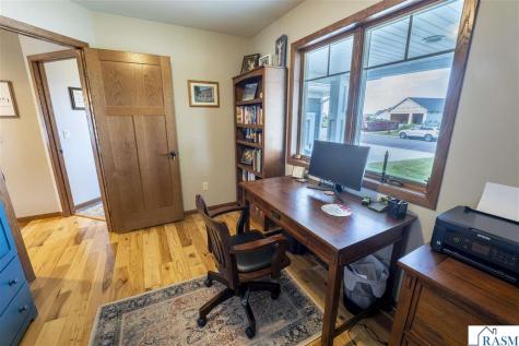 864 Goves Way Madelia MN 56062