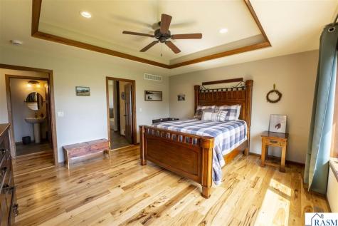 864 Goves Way Madelia MN 56062