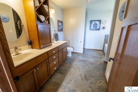 864 Goves Way Madelia MN 56062
