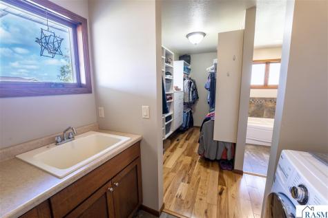 864 Goves Way Madelia MN 56062