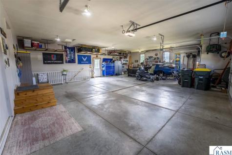 864 Goves Way Madelia MN 56062