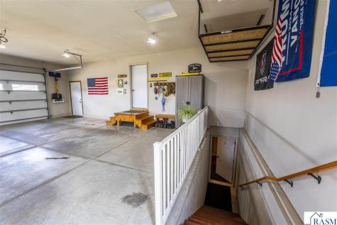 864 Goves Way Madelia MN 56062