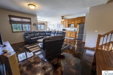 864 Goves Way Madelia MN 56062