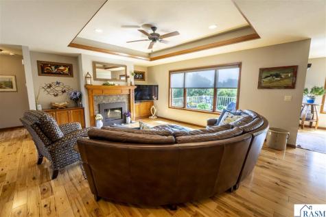 864 Goves Way Madelia MN 56062