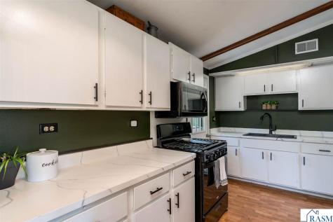 712 Pine Street Nicollet MN 56074