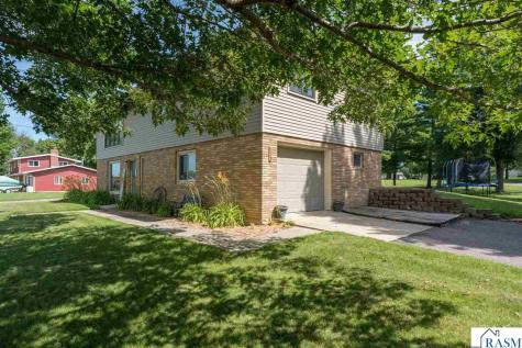 712 Pine Street Nicollet MN 56074