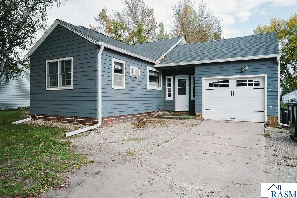 313 E Willis Street Elmore MN 56027