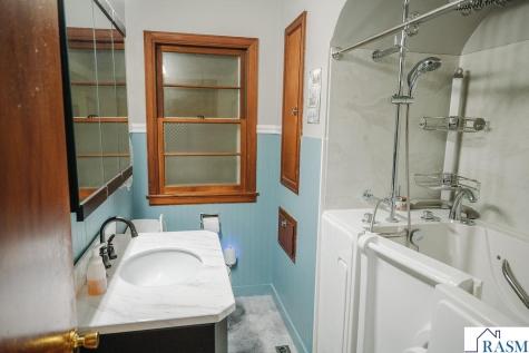 313 E Willis Street Elmore MN 56027