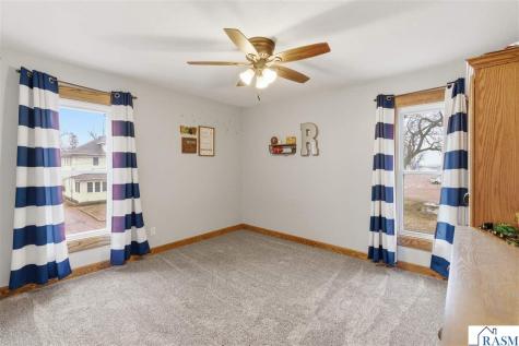 136 1st Avenue Alden MN 56009
