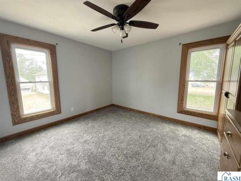 136 1st Avenue Alden MN 56009