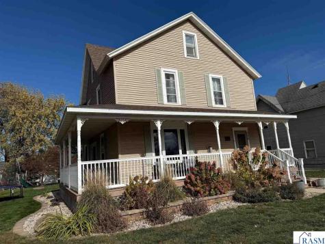 136 1st Avenue Alden MN 56009