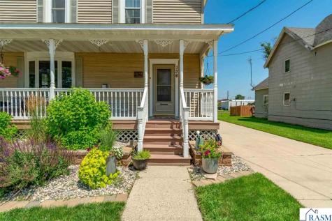 136 1st Avenue Alden MN 56009