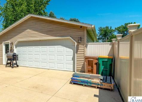 136 1st Avenue Alden MN 56009