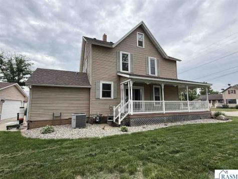 136 1st Avenue Alden MN 56009