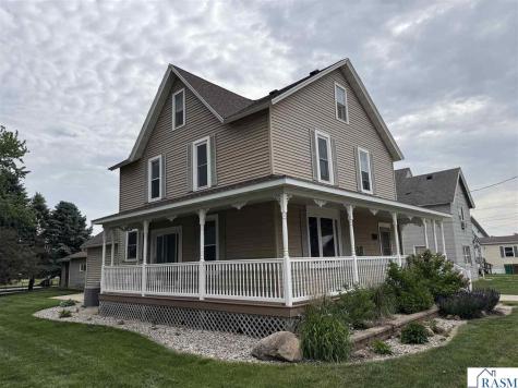 136 1st Avenue Alden MN 56009