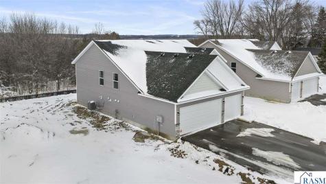 2257 Fairbanks Drive North Mankato MN 56003