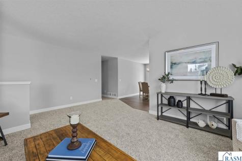 2257 Fairbanks Drive North Mankato MN 56003