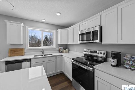 2257 Fairbanks Drive North Mankato MN 56003