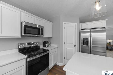 2257 Fairbanks Drive North Mankato MN 56003