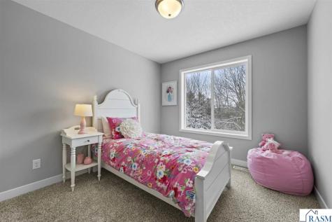 2257 Fairbanks Drive North Mankato MN 56003