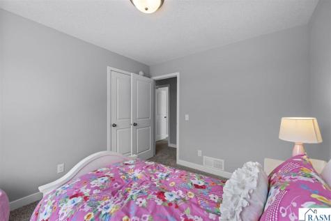 2257 Fairbanks Drive North Mankato MN 56003