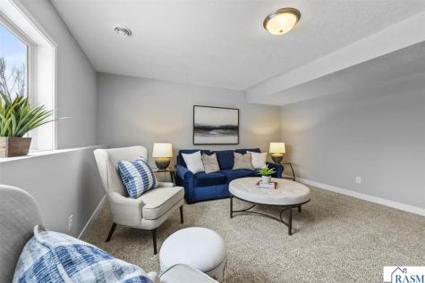 2257 Fairbanks Drive North Mankato MN 56003