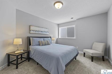 2257 Fairbanks Drive North Mankato MN 56003