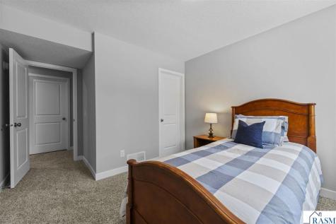 2257 Fairbanks Drive North Mankato MN 56003