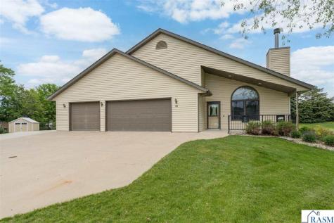 18 Columbia Court North Mankato MN 56003