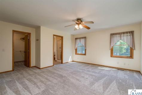 18 Columbia Court North Mankato MN 56003