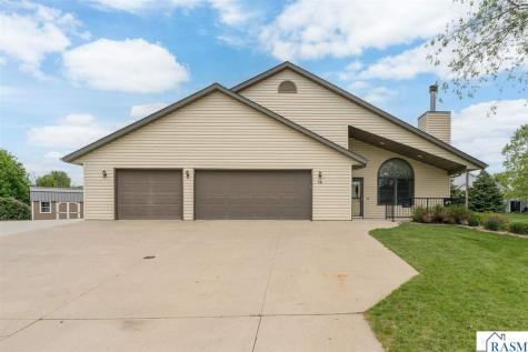 18 Columbia Court North Mankato MN 56003