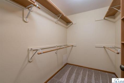 18 Columbia Court North Mankato MN 56003