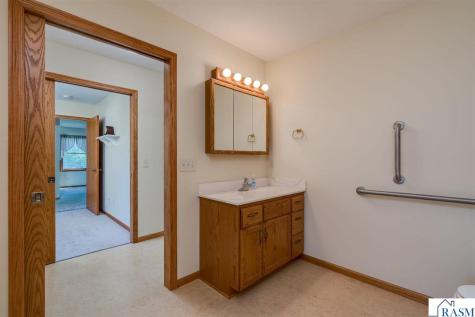 18 Columbia Court North Mankato MN 56003