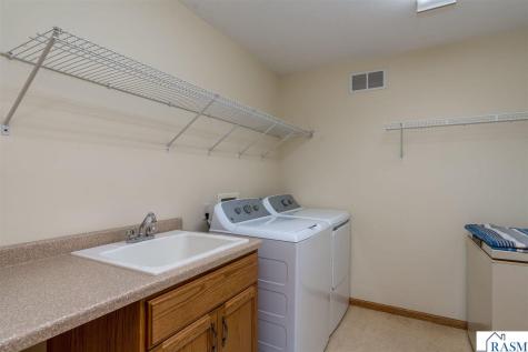 18 Columbia Court North Mankato MN 56003