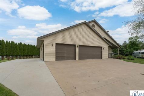 18 Columbia Court North Mankato MN 56003