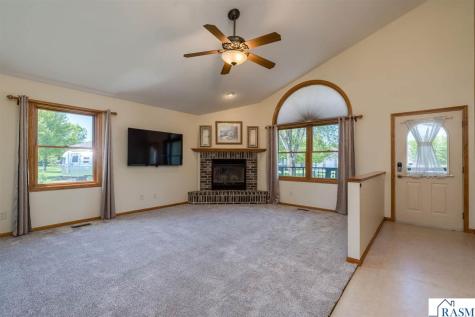 18 Columbia Court North Mankato MN 56003