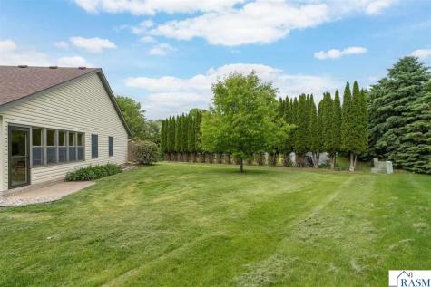 18 Columbia Court North Mankato MN 56003