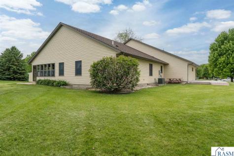 18 Columbia Court North Mankato MN 56003