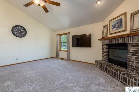 18 Columbia Court North Mankato MN 56003